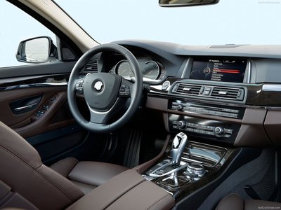 BMW 520d Touring 2015 tote bag