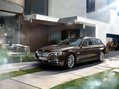 BMW 5 Series Touring 2014 canvas poster